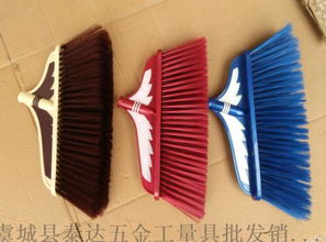 厂家直销高品质家居清洁扫把与笤帚 软毛塑料与不锈钢材质，满足多样化清洁需求